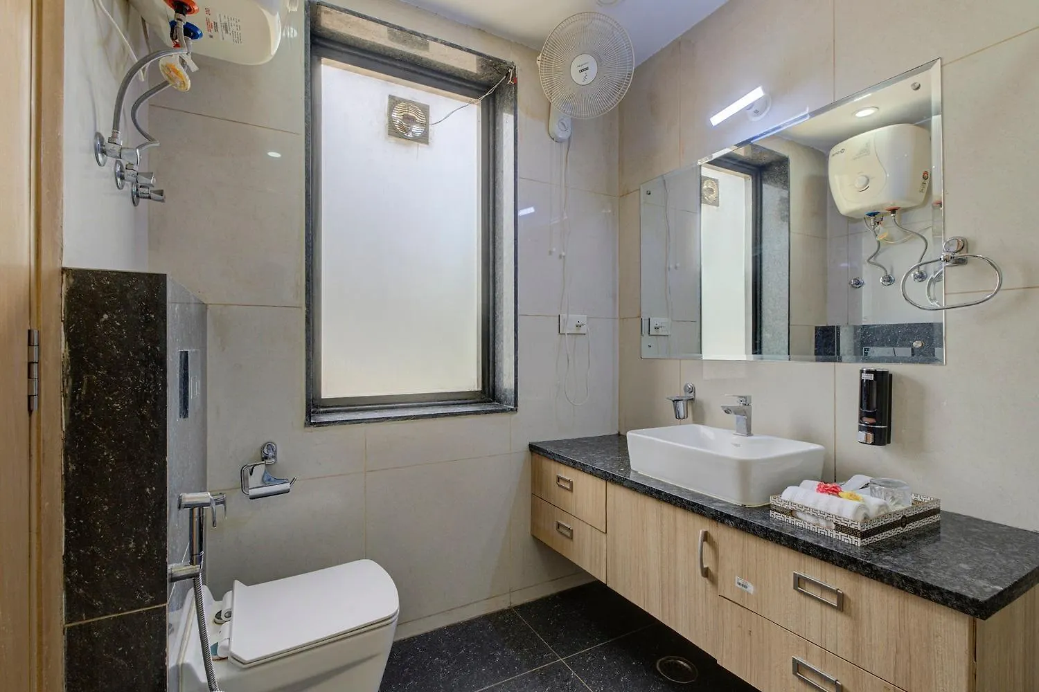 *** 호텔 Blueneck Sec 47 Near Medanta -The Medicity' Gurugram 구르가온 인도